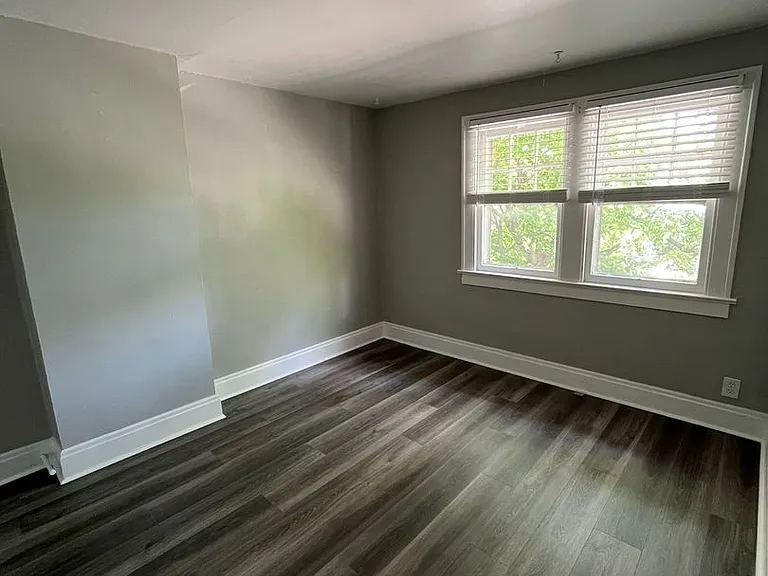 11 E Kelso Rd — Photo 24