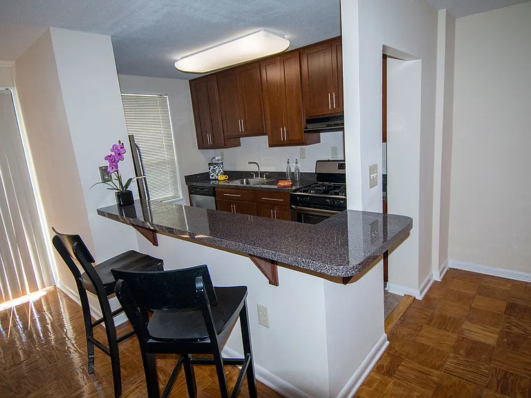 Steward Tower Apartments — Photo 54