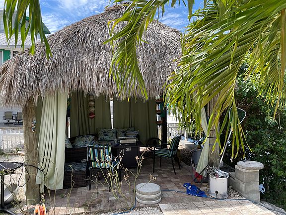 5th image of 2411 Grouper Dr
