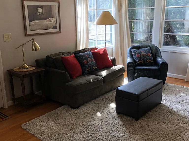 4417 SE Crystal Springs Blvd — Photo 1