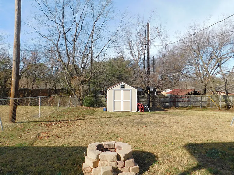 2214 Bernard St #2214 — Photo 15