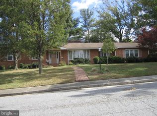 6585 Englewood Rd, Linthicum, MD 21090