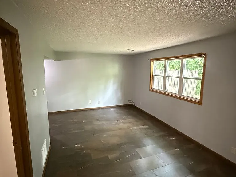 727 Westridge Rd — Photo 6