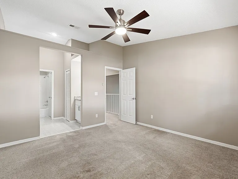 7528 Fenwick Cove Ln — Photo 30
