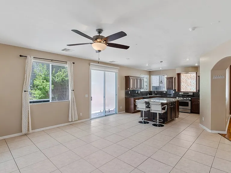 527 Newberry Springs Dr — Photo 16