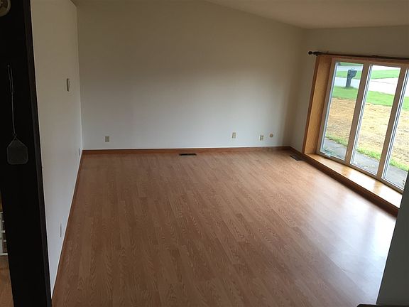 4th image of 2539 S Willow Creek Dr