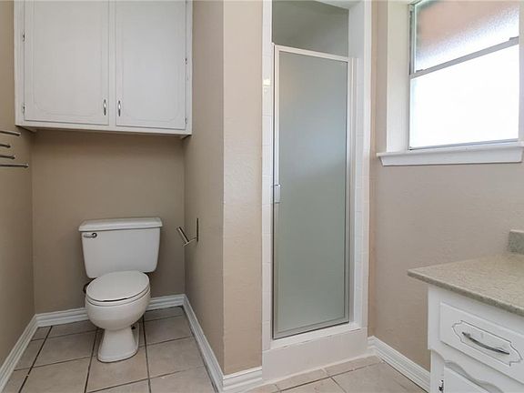 4th image of 1911 Roosevelt Dr