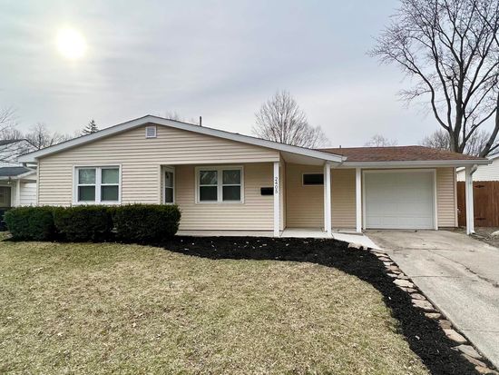 2405 Robinwood Dr, Lafayette, IN 47909