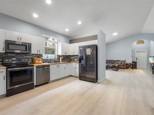 801 NW 130th Avenue, Pembroke Pines, FL 33028