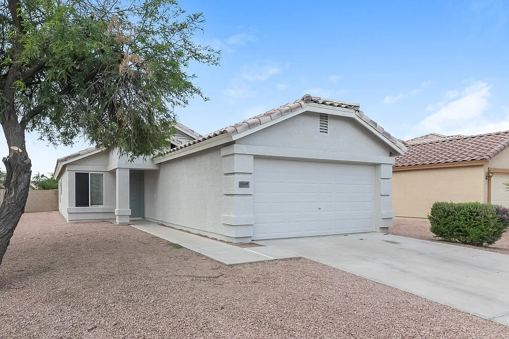 3 bed, 2.0 bath, 1238 sqft, $1,780 — Photo 1