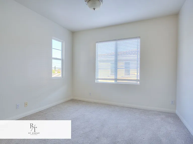 515 Florence Ave — Photo 31
