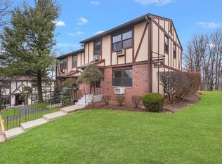 542 Sierra Vista Ln, Valley Cottage, NY 10989