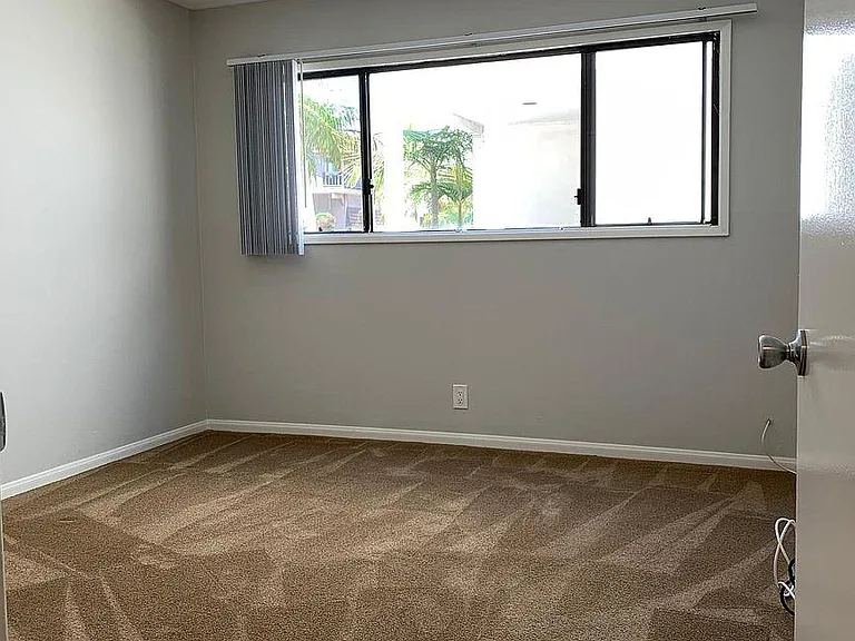 702 Manhattan Beach Blvd #J — Photo 13