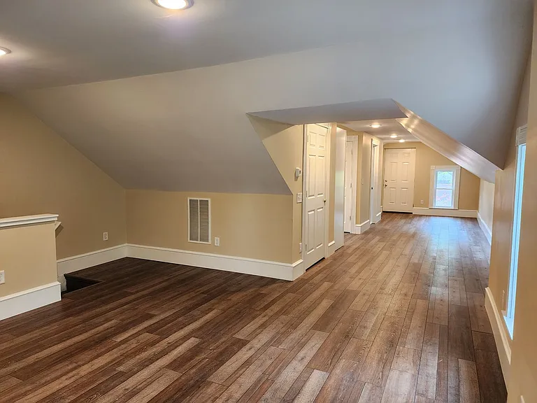 1113 E. King St. — Photo 11