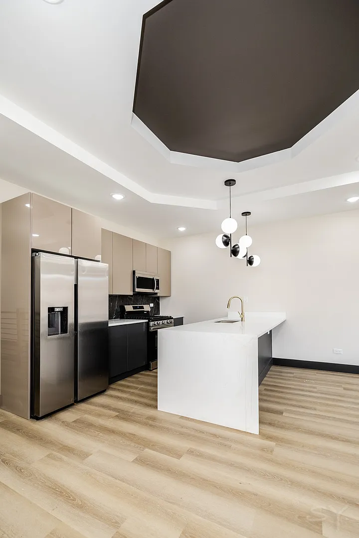 3 bed, $2,700 — Photo 4