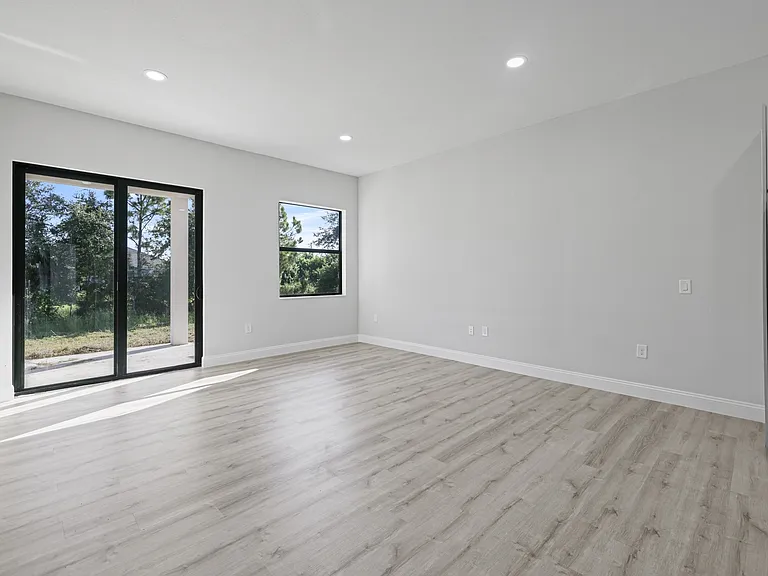 4460 29th St SW — Photo 10