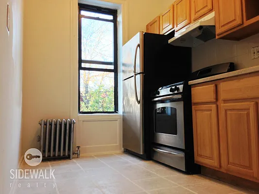 Rented by Sidewalk Realty LLC | media 4