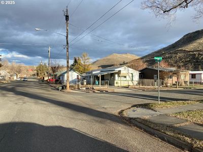 1690 Chestnut St, Baker City, OR, 97814