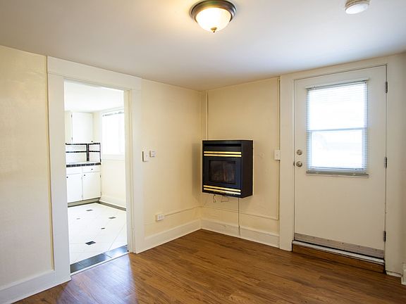 3rd image of 1235 SE Yamhill St APT 12