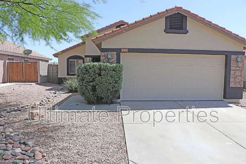 3 bed, 2.0 bath, 1141 sqft, $1,895 — Photo 2
