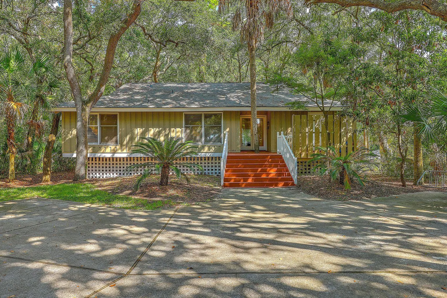 3 bed, 3.0 bath, 1878 sqft, $9,700 — Photo 1
