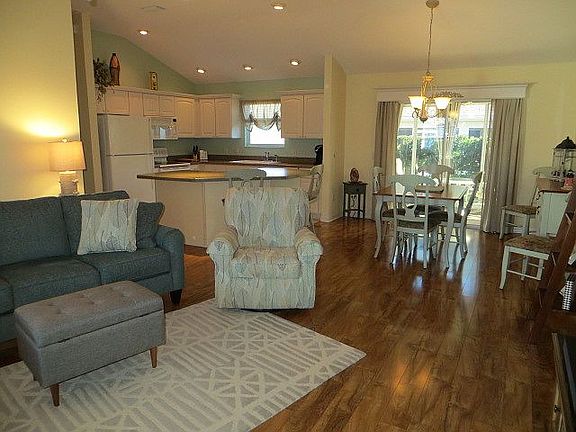 4th image of 1846 Davidson Ave