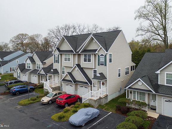 2nd image of 17293 Queen Anne Way