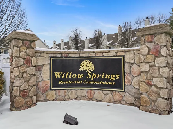 84 Willow Springs #84, New Milford, CT 06776