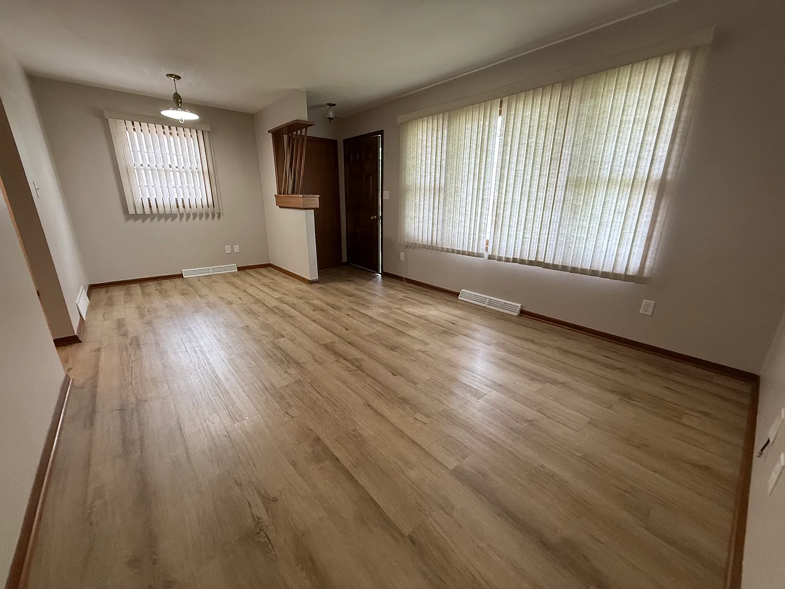 3 bed, 1.5 bath, 940 sqft, $1,350 — Photo 1