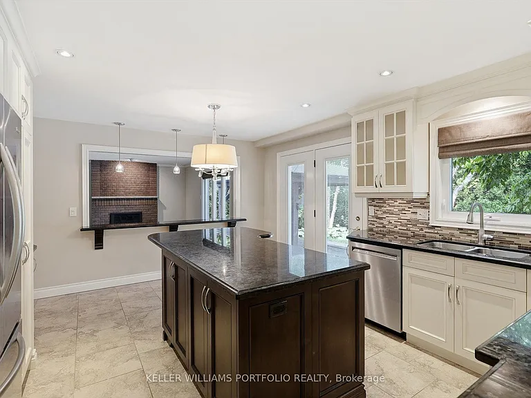 287 Royal Albert Ct — Photo 15