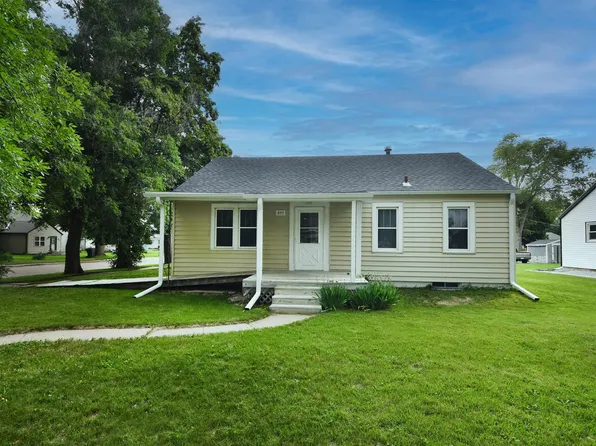 505 E Hawthorne St, Minden, NE 68959