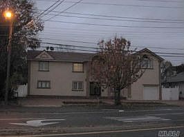 Home for Sale in Valley Stream, New York $439,000