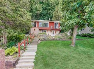 W10700 Tipperary Rd, Poynette, WI 53955