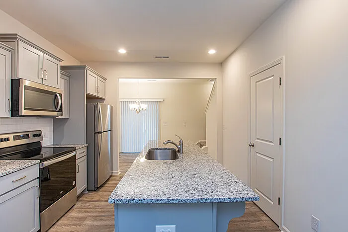 14121 Clayborn St — Photo 3