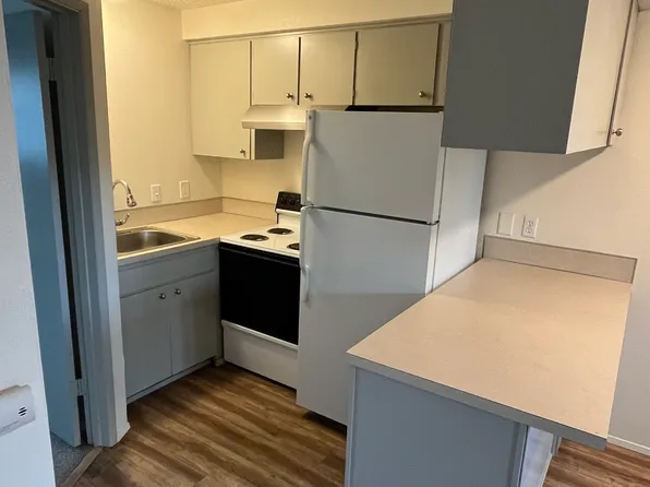 Cedar Pointe Apartments, 711 13th Ave SE #B0f415d17, Olympia, WA 98501