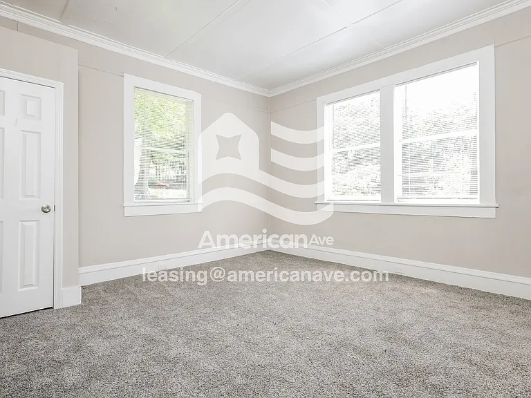 676021_005_wm_-_living_room_12886989.jpg