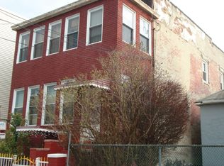 810 E 219th St, Bronx, NY 10467