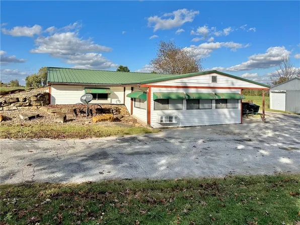 27391 S North Hwy, Sheldon, MO 64784
