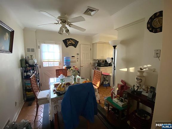 5th image of 81 5th St