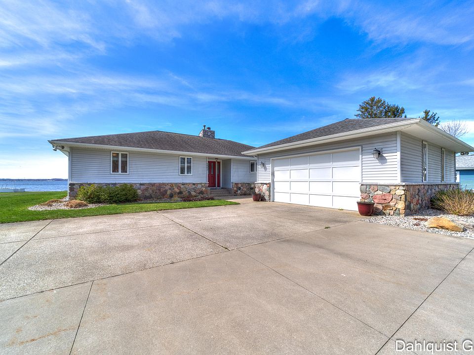 1st image of 2663 Memorial Dr
