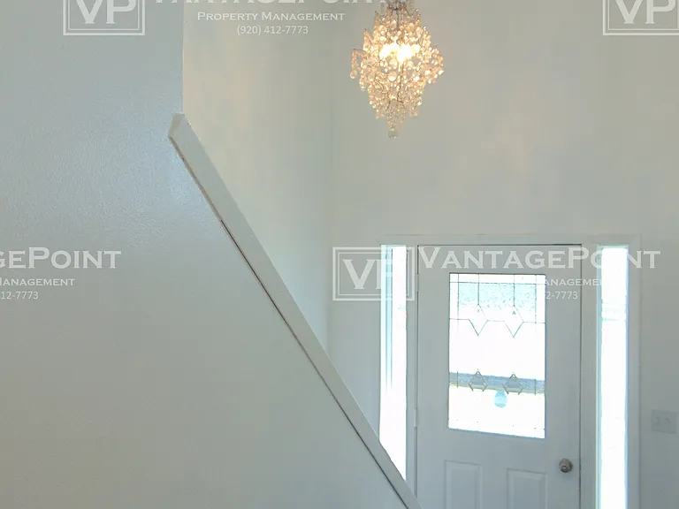 433 S Kensington Dr — Photo 2