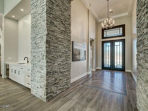 2nd image of 804 Isola Bella Loop