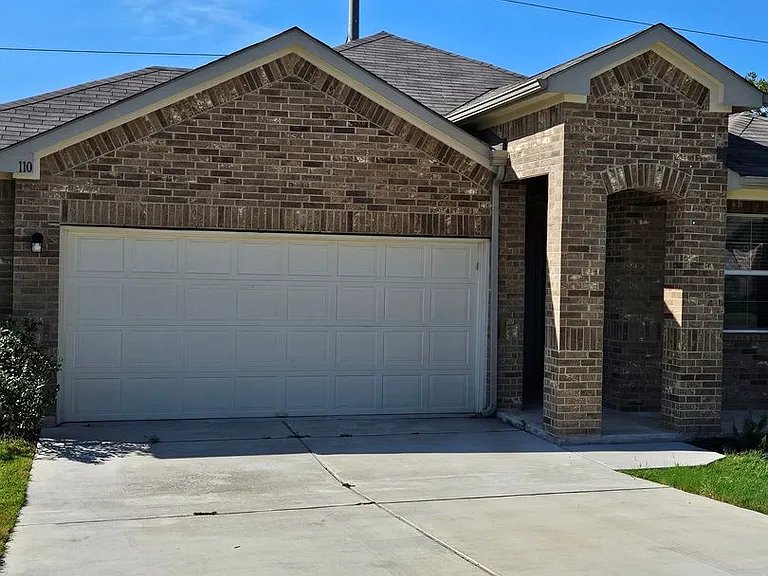 110 Marimoor Dr — Photo 3
