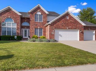 302 Whispering Pines Cc Ln, Normal, IL 61761
