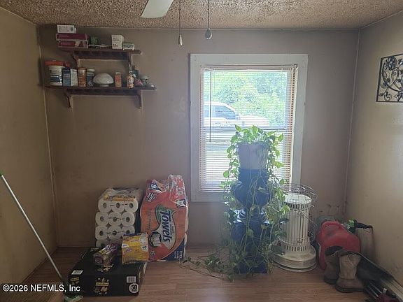 5th image of 303 E KANSAS Street
