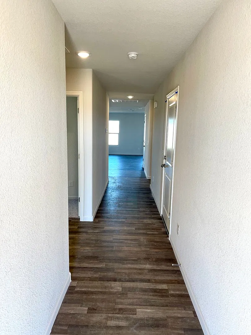 Beautiful 4 Bedroom home built in 2023 — Photo 4