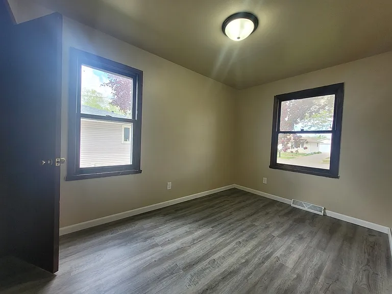 2519 S Telulah Ave — Photo 4