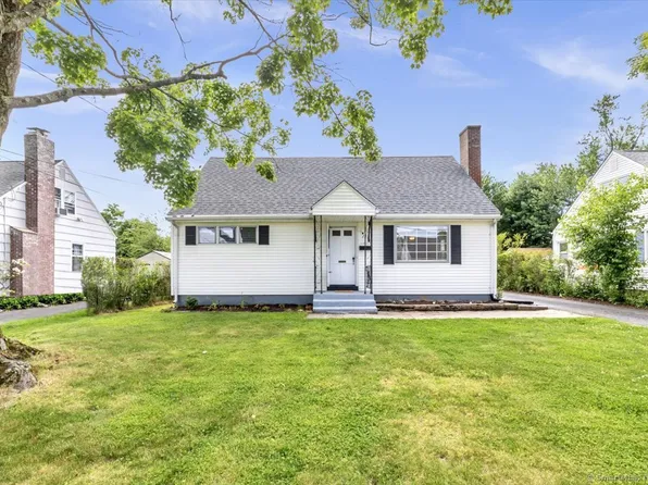 15 Lewis Lane, West Hartford, CT 06110
