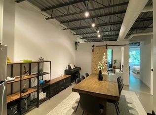 862 Pape Ave #3, Toronto, ON M4K3T8
