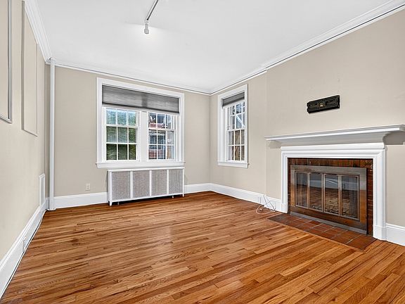3rd image of 205 Mount Auburn St APT 1D